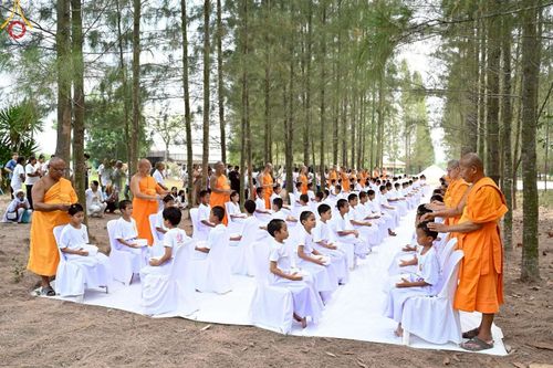 ภาพ No.213836:วันเสาร์ที่ 29 มีนาคม พ.ศ. 2568 พิธีตัดปอยผม ขอขมาผู้ปกครอง มอบบาตร-ผ้าไตร และพิธีบรรพชาสามเณร ณ ศูนย์ปฏิบัติธรรมจังหวัดระยอง (บ้านช่องลม) ต.บางบุตร อ.บ้านค่าย จ.ระยอง