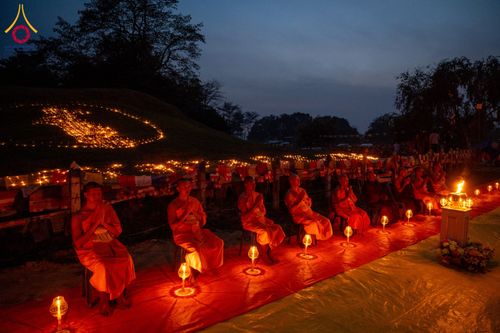 ภาพ No.132398:พิธีจุดโคมประทีปถวายเป็นพุทธบูชา ในโครงการบรรพชา 1,250 รูป ณ แดนประสูติ สวนลุมพินี ประเทศเนปาล วันที่ 17 มีนาคม พ.ศ. 2567
