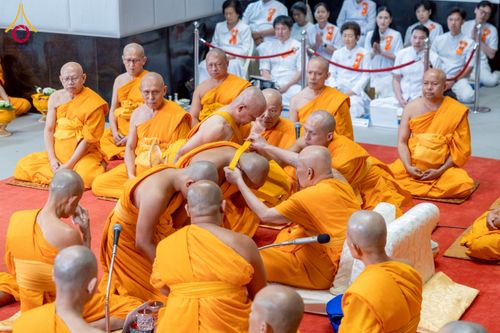 ภาพ No.223794:วันอาทิตย์ที่ 11 พฤษภาคม พ.ศ. 2568 พิธีอุปสมบทสามเณรเปรียญธรรมอุปสมบทอุทิศชีวิต 9 รูป อุบาสก 1 ท่าน ณ อุโบสถพระไตรปิฏกวัดพระธรรมกาย