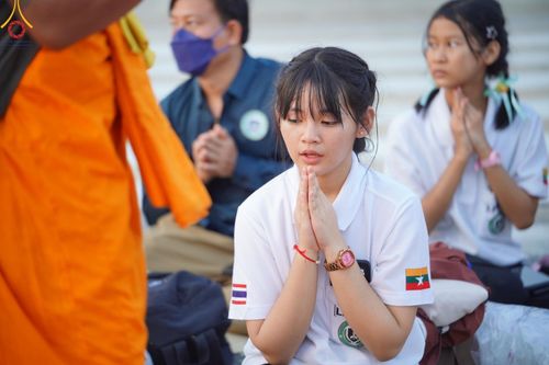 ภาพ No.202065:พิธีต้อนรับพระธรรมยาตรา ณ อนุสรณ์สถานลำดับที่ 7 สถานที่ขยายวิชชาธรรมกาย วัดพระธรรมกาย ต.คลองสาม อ.คลองหลวง จ.ปทุมธานี ในโครงการธรรมยาตรา กตัญญูบูชา มหาปูชนียาจารย์ พระมงคลเทพมุนี(สด จนฺทสโร) พระผู้ปราบมาร อนุสรณ์สถาน 7 แห่ง ปีที่ 13 วันที่ 26 มกราคม 2568