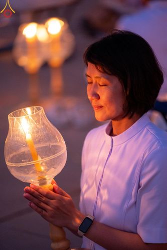 ภาพ No.204560:พิธีจุดประทีปถวายเป็นพุทธบูชา และบูชาธรรมมหาปูชนียาจารย์ ณ วัดพระธรรมกาย ตำบลคลองสาม อำเภอคลองหลวง จังหวัดปทุมธานี ในโครงการธรรมยาตรา กตัญญูบูชา มหาปูชนียาจารย์ พระมงคลเทพมุนี(สด จนฺทสโร) พระผู้ปราบมาร ปีที่ 13 วันที่ 31 มกราคม พ.ศ. 2568