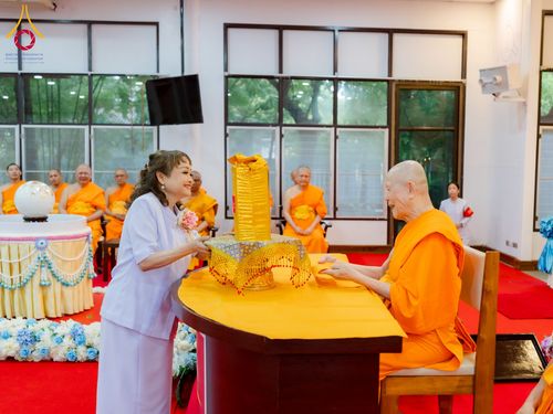 ภาพ No.221429:วันอาทิตย์ที่ 27 เมษายน พ.ศ. 2568 พิธีเจริญพระพุทธมนต์สมโภชดวงแก้วธรรมชัย เนื่องในโอกาสบูชาธรรม 81 ปีหลวงพ่อธัมมชโย อัญเชิญประดิษฐานเนื่องในโอกาสสถาปนาวัดพระธรรมกายไอซ์แลนด์ ณ อาคารปลูกศรัทธา 1 วัดพระธรรมกาย อำเภอคลองหลวง จังหวัดปทุมธานี