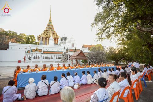 ภาพ No.278150:วันเสาร์ที่ 6 ธันวาคม พ.ศ. 2568 พิธีเวียนประทักษิณ ขอขมามอบผ้าไตร บรรพชาอุปสมบทหมู่ธรรมทายาท จำนวน 53 รูป โครงการอุปสมบทหมู่ รุ่นบูชาธรรมมหาปูชนียาจารย์ ประจำปี 2568 จังหวัดสระบุรี