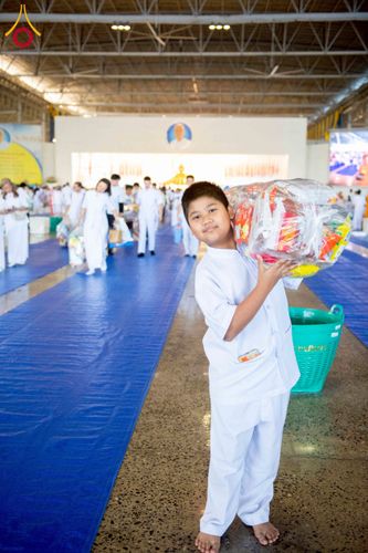 ภาพ No.277049:วันอาทิตย์ที่ 7 ธันวาคม พ.ศ. 2568 พิธีตักบาตรอาทิตย์ต้นเดือน ณ บ้านแก้วเรือนทองคุณยายฯ วัดพระธรรมกาย