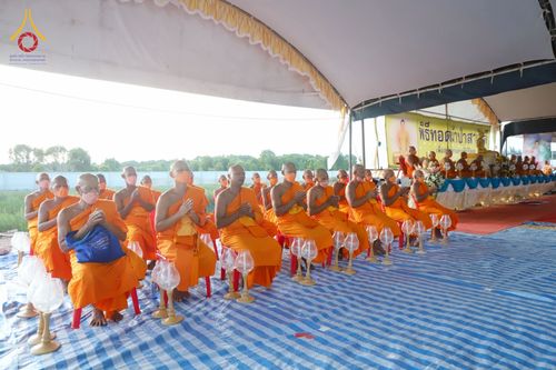 ภาพ No.76247:พิธีกลั่นแผ่นดินสร้างมหาเจดีย์ปัตตานี , พิธีตักบาตรแด่พระภิกษุสงฆ์ 159 รูป ,  พิธีทอดผ้าป่า , พิธีโปรยรัตนชาติ ,  พิธีจุดประทีปถวายเป็นพุทธบูชา ณ ศูนย์อบรมเยาวชนปัตตานี จ.ปัตตานี วันอาทิตย์ที่ 5 กุมภาพันธ์ พ.ศ.2566