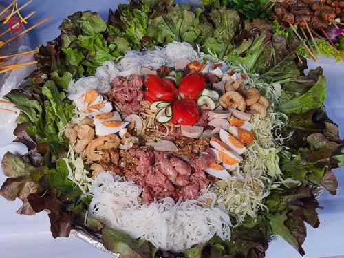 ภาพ No.199420:พิธีถวายภัตตาหารเป็นสังฆทาน แด่พระธรรมยาตรา ณ อนุสรณ์สถานบางปลา วัดบางปลา อำเภอบางเลน จังหวัดนครปฐม ในโครงการธรรมยาตรา กตัญญูบูชา มหาปูชนียาจารย์ พระมงคลเทพมุนี(สด จนฺทสโร) พระผู้ปราบมาร อนุสรณ์สถาน 7 แห่ง ปีที่ 13 วันที่ 22 มกราคม พ.ศ. 2568