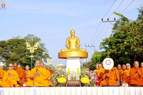 ภาพ No.235206:วันอาทิตย์ที่ 27 กรกฎาคม พ.ศ. 2568 พิธีตักบาตรพระ1,000 รูป ทำบุญเมืองพัทลุง ประธานสงฆ์ พระปริยัติวชิโรดม  เจ้าคณะจังหวัดพัทลุง ประธานฆราวาส นายรัฐศาสตร์ ชิดชู  ผู้ว่าราชการจังหวัดพัทลุง