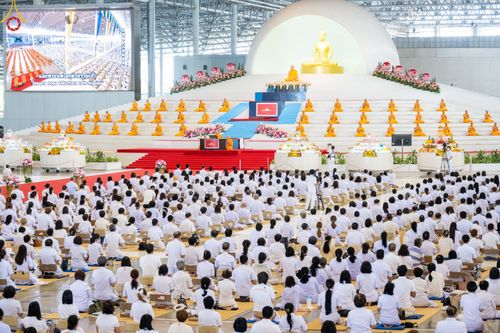 ภาพ No.86893:พิธีตักบาตร , พิธีบูชาข้าวพระ , พิธีจุดเทียนใจ ไฟนิรันดร์ อนันตชัย ในวันอาทิตย์ต้นเดือน 3 กันยายน พ.ศ. 2566 ณ วัดพระธรรมกาย