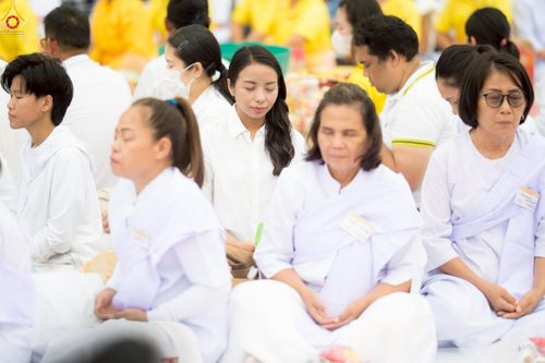 ภาพ No.241940:วันอาทิตย์ที่ 31 สิงหาคม พ.ศ. 2568 พิธีทำบุญแด่คณะสงฆ์ 122 รูป ฉลอง 121 ปี อำเภอคลองหลวง จ.ปทุมธานี เพื่อนำส่งช่วยเหลือคณะสงฆ์ 323 วัด 4 จังหวัดชายแดนภาคใต้ และช่วยเหลือประชาชนจากเหตุปะทะ แนวชายแดนไทย-กัมพูชา ณ บริเวณหน้าที่ว่าการอำเภอคลองหลวง 