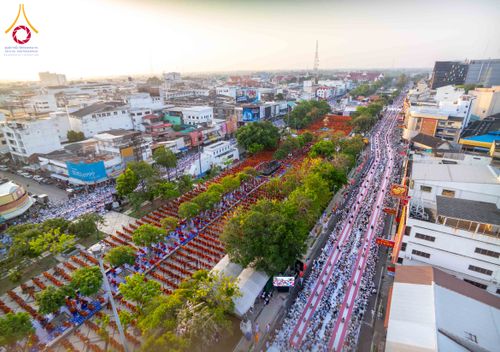 ภาพ No.312943:วันอาทิตย์ที่ 8 มีนาคม พ.ศ.2569 ทำบุญเมืองนครราชสีมา 558 ปี ตักบาตรพระ 10,000 รูป (ภาพชุดที่ 2)