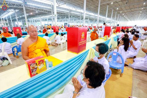 ภาพ No.147107:พิธีมุทิตาสักการะพระภิกษุ ผู้สอบได้เปรียญธรรม 9 ประโยคระดับโลกปีที่ 36, พิธีมอบโล่เกียรติยศและทุนการศึกษา สำนักเรียนบาลีดีเด่นทั่วประเทศ, พิธีถวายมหาสังฆทานคณะสงฆ์ 2,000 กว่าวัด ทั่วประเทศ ปีที่ 24, พิธีถวายไทยธรรมคณะสงฆ์ 323 วัด 4 จังหวัดชายแดนภาคใต้