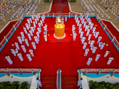 ภาพ No.151500:พิธีจุดเทียนใจ ไฟนิรันดร์ อนันตชัย ณ สภาธรรมกายสากล วัดพระธรรมกาย วันอาทิตย์ต้นเดือนที่ 1 กันยายน พ.ศ. 2567