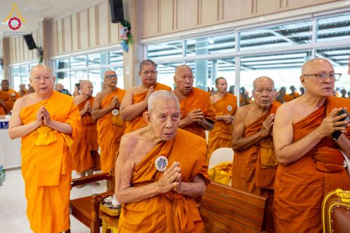 ภาพ No.212484:วันเสาร์ที่ 22 มีนาคม พ.ศ. 2568 พิธีถวายสังฆทานแด่คณะสงฆ์ 323 วัด ปีที่ 21 ครั้งที่ 175 พิธีมอบกองทุนหนุนแรงใจช่วยครูใต้ ปีที่ 18 ครั้งที่ 139 และพิธีทำบุญอุทิศส่วนกุศลให้ผู้วายชนม์ ณ ศูนย์ปฏิบัติธรรมภาคใต้ อำเภอบางกล่ำ จังหวัดสงขลา