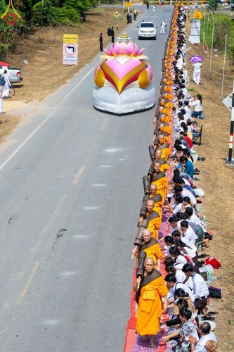 ภาพ No.129057:พระธรรมยาตราเดินธรรมยาตรา ณ ชุมชนรอบศูนย์ปฏิบัติธรรมภาคใต้ อ.บางกล่ำ จ.สงขลา วันที่ 10 มีนาคม พ.ศ. 2567