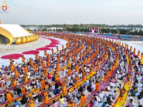 ภาพ No.198189:พิธีต้อนรับพระธรรมยาตรา ณ อนุสรณ์สถานลำดับที่ 5 สถานที่เผยแผ่วิชชาธรรมกายครั้งแรก อนุสรณ์สถานบางปลา วัดบางปลา อำเภอบางเลน จังหวัดนครปฐม ในโครงการธรรมยาตรา กตัญญูบูชา มหาปูชนียาจารย์ พระมงคลเทพมุนี(สด จนฺทสโร) พระผู้ปราบมาร ปีที่ 13 วัน 19 มกราคม พ.ศ.2568