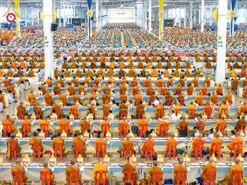 ภาพ No.60000:พิธีเจริญพระพุทธมนต์ "ฉลองอายุวัฒนมงคล 80 ปี หลวงพ่อธัมมชโย" พิธีถวายไทยธรรม คณะสงฆ์ 10,000 กว่าวัดทั่วประเทศ ในวันคุ้มครองโลก วันจันทร์ที่ 22 เมษายน พ.ศ. 2567 ณ สภาธรรมกายสากล วัดพระธรรมกาย จ.ปทุมธานี