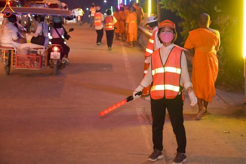 ภาพ No.115828:V.15 สามัคคี การเตรียมงาน เก็บงาน การรับบุญของเจ้าหน้าที่หน่วยงานต่างๆ เพื่อโครงการธรรมยาตรา กตัญญูบูชามหาปูชนียาจารย์ พระมงคลเทพมุนี (สด จนฺทสโร) พระผู้ปราบมาร อนุสรณ์สถาน 7 แห่ง ปีที่ 12 ระหว่างวันที่ 2 - 31 มกราคม พ.ศ.2567