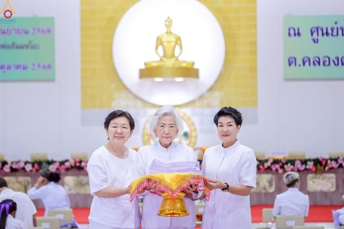 ภาพ No.249127:วันที่ 26-28 กันยายน พ.ศ. 2568 โครงการอบรม อุบาสกแก้ว อุบาสิกาแก้ว รุ่นที่ 3  ณ ศูนย์ปฏิบัติธรรมสมุทรปราการ ได้รับความเมตตาจากคณะสงฆ์ในพื้นที่  รวมถึงผู้บริหารสถานศึกษา ที่นำนักเรียนระดับมัธยมปลาย  มารับฟังข้อมูลเพื่อที่จะเป็นกำลังสำคัญ ในการเข้าร่วมขบวน