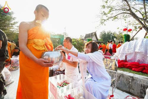 ภาพ No.206816:พิธีตักบาตรพระ 1,000 รูป ปืที่ 7 วันอาทิตย์ที่ 9 กุมภาพันธ์ พ.ศ. 2568 ณ วัดห้วยตองสัก อำเภอจอมทอง จังหวัดเชียงใหม่