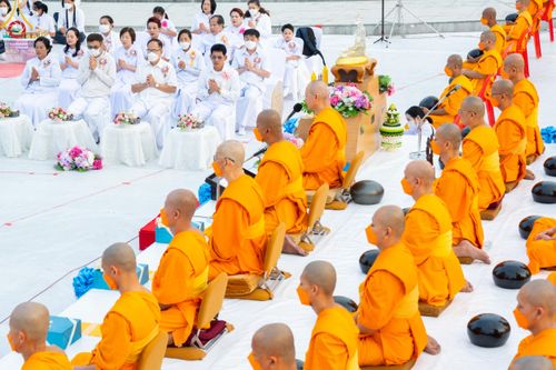 ภาพ No.118520:พิธีตักบาตรพระธรรมยาตรา ปีที่ 12 ณ อนุสรณ์สถานลำดับที่ 5 สถานที่เผยแผ่วิชชาธรรมกายครั้งแรก อนุสรณ์สถานบางปลา จ.นครปฐม วันที่ 25 มกราคม พ.ศ. 2567