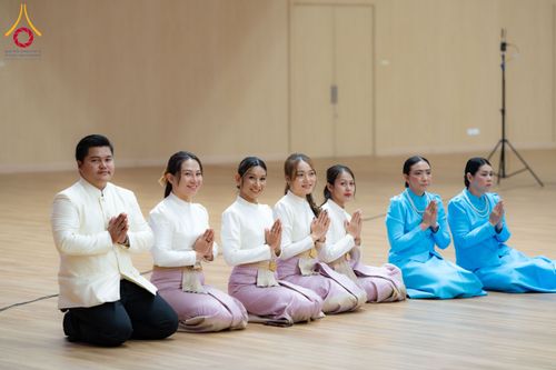 ภาพ No.196100:ผู้ว่าปทุมฯ เปิดงานวันครู ครั้งที่ 69 พ.ศ. 2568 จังหวัดปทุมธานี “เรียนดี มีความสุข : ครูไทยร่วมใจปฏิวัติการศึกษา เด็กฉลาดคิด ฉลาดทำ” ณ วัดพระธรรมกาย - รวมใจระลึกถึงพระคุณบูรพาจารย์ ยกย่องเชิดชูเกียรติผู้ประกอบวิชาชีพทางการศึกษาที่ประกอบคุณงามความดี 