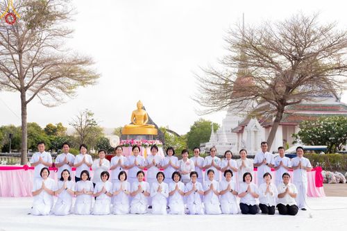 ภาพ No.58172:พิธีตักบาตรพระภิกษุและสามเณร 180 รูป ณ ลานองค์พระสมุทรเจดีย์ จ.สมุทรปราการ วันเสาร์ที่ 27 เมษายน พ.ศ. 2567