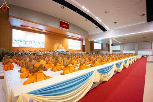 ภาพ No.59282:พิธีเจริญพระพุทธมนต์ ถวายภัตตาหารเป็นสังฆทาน เนื่องในวาระอายุวัฒนมงคล 80 ปี หลวงพ่อธัมมชโย ณ สภาธรรมกายสากล วัดพระธรรมกาย วันพุธที่ 24 เมษายน พ.ศ.2567