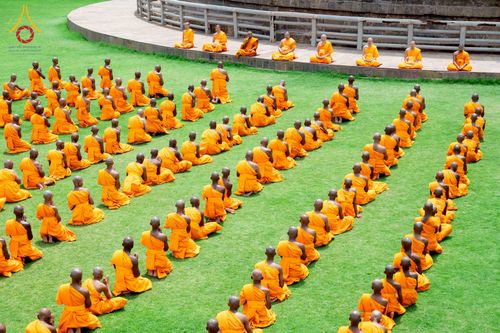 ภาพ No.231096:วันที่ 1 กรกฎาคม พ.ศ. 2568 โครงการบรรพชาสามเณร 300 รูป ถวายเป็นพุทธบูชา  วันอาสาฬหบูชา ณ จุดกำเนิดพระรัตนตรัย  ต้นแหล่งธัมมจักกัปปวัตตนสูตร เมืองพาราณสี  สารนาถ ประเทศอินเดีย