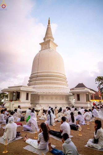 ภาพ No.230010:วันที่ 4 และ 12 พฤษภาคม พ.ศ. 2568 พิธีจุดวิสาขประทีป ถวายเป็นพุทธบูชา ณ วัดสุภัทรารามา มหาวิหาร เมืองบาดุลลา ประเทศศรีลังกา