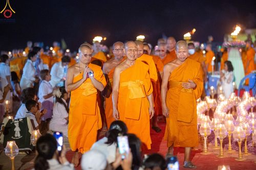 ภาพ No.129659:พิธีจุดประทีป 10,000 ดวง น้อมถวายเป็นพุทธบูชา ณ มหารัตนเจดีย์สิริปทุมสวรรค์ (เจดีย์อริยพุทธะ 5 พระองค์) ศูนย์ปฏิบัติธรรมภาคใต้ อ.บางกล่ำ จ.สงขลา  วันที่ 10 มีนาคม พ.ศ. 2567