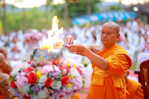 ภาพ No.238400:วันเสาร์ที่ 9 สิงหาคม พ.ศ. 2568 พิธีกลั่นแผ่นดิน โปรยทราย และจุดประทีปถวายเป็นพุทธบูชา จ.ระยอง สถาปนาองค์พระเจดีย์เพื่อสร้างสันติภาพโลก ณ ศูนย์ปฏิบัติธรรมระยอง(บ้านช่องลม) ต.บางบุตร อ.บ้านค่าย จ.ระยอง