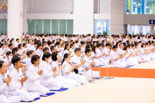 ภาพ No.160023:พิธีปฎิบัติธรรม , พิธีสักการะพระมงคลเทพมุนี (สด จนฺทสโร) พระผู้ปราบมาร ณ สภาธรรมกายสากล วัดพระธรรมกาย วันพฤหัสบดีที่ 10 ตุลาคม พ.ศ. 2567