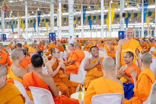 ภาพ No.146836:การต้อนรับพระสังฆาธิการ 2,000 กว่าวัดทั่วประเทศ และพิธีบูชาข้าวพระ เนื่องในวันสมาธิโลก วันอาทิตย์ที่ 4 สิงหาคม พ.ศ. 2567 ณ สภาธรรมกายสากล วัดพระธรรมกาย