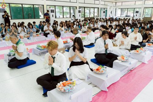 ภาพ No.243113:วันพฤหัสบดีที่ 4 กันยายน พ.ศ. 2568 เวลา 07.00-08.15 น. มหาวิทยาลัยเกษตรศาสตร์ กำแพงแสน ร่วมทำบุญตักบาตร Freshy KU85 พระสงฆ์ 85 รูป