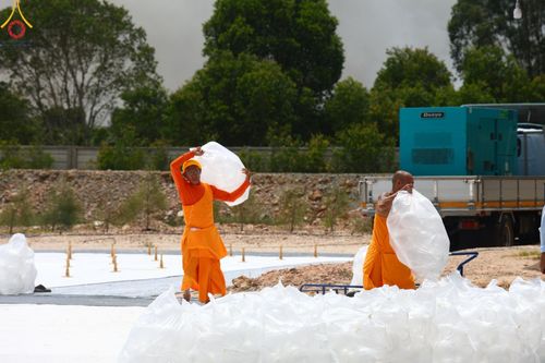 ภาพ No.211196:วันเสาร์ที่ 15 มีนาคม พ.ศ. 2568  การเตรียมงานของเจ้าหน้าที่ เพื่องานฉลองปทุมเจดีย์ ณ ศูนย์อบรมเยาวชนปัตตานี