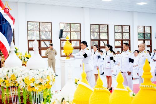 ภาพ No.276069:วันที่ 5 ธันวาคม พ.ศ. 2568 พสกนิกรอำเภอคลองหลวง พร้อมใจบำเพ็ญกุศลอุทิศถวาย “ในหลวงรัชกาลที่ 9” น้อมรำลึกในพระมหากรุณาธิคุณ เนื่องในวันคล้ายวันพระบรมราชสมภพ วันชาติ และวันพ่อแห่งชาติ ณ อาคารปลูกศรัทธา 2 วัดพระธรรมกาย อำเภอคลองหลวง จังหวัดปทุมธานี