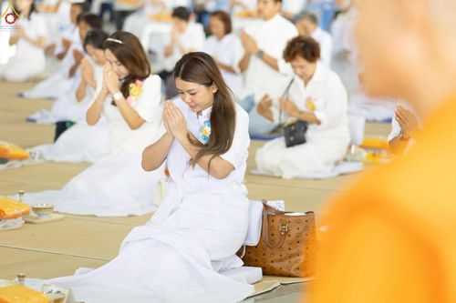 ภาพ No.229732:วันที่ 25 มิถุนายน พ.ศ. 2568 (แรม 15 ค่ำ เดือน 7) พิธีบุพเปตพลี ครั้งที่ 166 ร่วมอุทิศบุญแด่หมู่ญาติที่ล่วงลับไปแล้ว และสืบทอดอายุพระพุทธศาสนา ณ หอฉันคุณยายอาจารย์ฯ วัดพระธรรมกาย