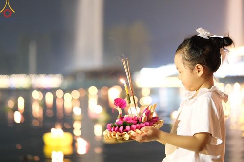 ภาพ No.170352:พิธีลอยกระทงธรรม ณ สระเศรษฐีทะเลบุญ มหาวิหารพระมงคลเทพมุนีฯ วัดพระธรรมกาย วันศุกร์ที่ 15 พฤศจิกายน พ.ศ.2567 (วันเพ็ญ 15 ค่ำ เดือน 12)