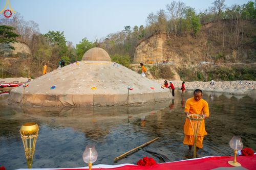 ภาพ No.140388:Photo Story มหัศจรรย์วัดดงดินแดง  EP.8  ภาพการเตรียมงาน การปฎิบัติงาน ของเหล่าผู้ทุ่มเทและเสียสละ เพื่อความสำเร็จของความมหัศจรรย์ ณ วัดดงดินแดง ต.ม่อนจอง อ.อมก๋อย จ.เชียงใหม่ วันที่ 1-7 เมษายน พ.ศ. 2567