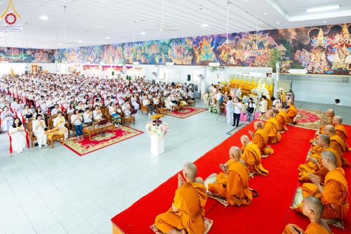 ภาพ No.162783:โครงการกฐินสามัคคีทั่วไทย 30,000 วัด บูชาธรรม 80 ปี หลวงพ่อธัมมชโย โดย คณะศิษยานุศิษย์วัดพระธรรมกาย ณ วัดโบสถ์บน จ.นนทบุรี วันที่ 19 ตุลาคม พ.ศ. 2567