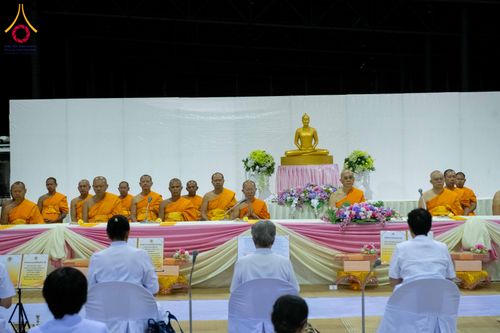 ภาพ No.303096:วันที่ 26 มกราคม พ.ศ. 2569 พิธีถวายภัตตาหารเป็นสังฆทาน แด่พระธรรมยาตรา ณ วัดพระธรรมกาย  จังหวัดปทุมธานี ในโครงการธรรมยาตรา กตัญญูบูชา มหาปูชนียาจารย์ พระมงคลเทพมุนี(สด จนฺทสโร) พระผู้ปราบมาร อนุสรณ์สถาน 7 แห่ง ปีที่ 14