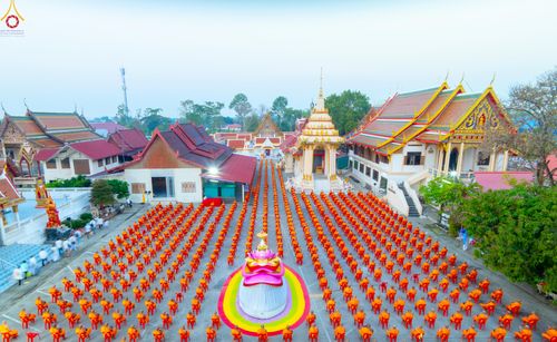 ภาพ No.297512:วันที่ 18 มกราคม พ.ศ. 2569 พิธีตักบาตรพระธรรมยาตรา ณ วัดโบสถ์บน ต.บางคูเวียง จ.นนทบุรี อนุสรณ์สถานลำดับที่ 4 สถานที่เกิดด้วยกายธรรม ในโครงการธรรมยาตรา กตัญญูบูชา มหาปูชนียาจารย์ พระมงคลเทพมุนี(สด จนฺทสโร) พระผู้ปราบมาร อนุสรณ์สถาน 7 แห่ง ปีที่ 14