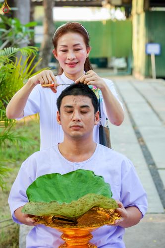 ภาพ No.319740:วันอาทิตย์ที่ 5 เมษายน พ.ศ.2569 พิธีตัดปอยผม และปลงผมนาคธรรมทายาท โครงการบรรพชาและอุปสมบทหมู่ รุ่นบูชาธรรม 82 ปี หลวงพ่อธัมมชโย