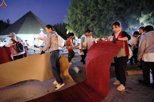 ภาพ No.296353:ภาพเบื้องหลังอาสาสมัครรวมใจ ชุดที่ 2 ในโครงการธรรมยาตรา กตัญญูบูชา มหาปูชนียาจารย์ พระมงคลเทพมุนี(สด จนฺทสโร) พระผู้ปราบมาร อนุสรณ์สถาน 7 แห่ง ปีที่ 14