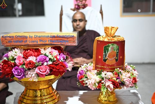 ภาพ No.278876:วันที่ 1 พฤศจิกายน  2568 กฐินสมทบวัดต่างประเทศ โดยคณะศิษยานุศิษย์ บูชาธรรม 81 ปี หลวงพ่อธัมมชโย กฐินช้างศรีลังกา  ณ วัดสุวรรณวิหาร เขตอาวิซาเวรี ประเทศศรีลังกา