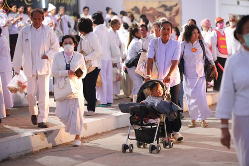 ภาพ No.294316:วันที่ 14 มกราคม พ.ศ. 2569 พิธีตักบาตรพระธรรมยาตรา ณ วัดสองพี่น้อง ต.ต้นตาล อ.สองพี่น้อง จ.สุพรรณบุรี ในโครงการธรรมยาตรา กตัญญูบูชา มหาปูชนียาจารย์ พระมงคลเทพมุนี(สด จนฺทสโร) พระผู้ปราบมาร อนุสรณ์สถาน 7 แห่ง ปีที่ 14