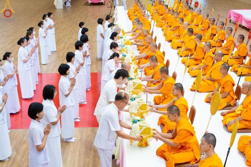 ภาพ No.153344:พิธีมุทิตาสักการะ พระภิกษุ-สามเณร ผู้สอบไล่ได้เปรียญธรรม ประโยค 1-2 ถึงประโยค ป.ธ.9 และบาลีศึกษา ประโยค1-2 ถึง บ.ศ.9 , พิธีมอบดวงแก้วสามเณรผู้ทรงบาลีไวยากรณ์ วัดพระธรรมกาย และ ศูนย์ส่งเสริมศีลธรรมในประเทศและต่างประเทศ วันอาทิตย์ที่ 8 กันยายน พ.ศ.2567