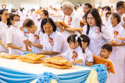 ภาพ No.160271:พิธีทอดผ้าป่าสมทบกฐินวัดพระธรรมกาย และสมทบกฐิน 30,000 วัดทั่วไทย ครั้งที่ 3 ณ สภาธรรมกายสากล วัดพระธรรมกาย วันพฤหัสบดีที่ 10 ตุลาคม พ.ศ. 2567