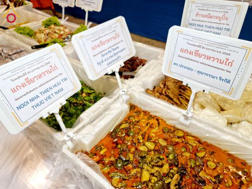 ภาพ No.203820:พิธีถวายภัตตาหารเป็นสังฆทาน แด่พระธรรมยาตรา ณ วัดพระธรรมกาย ตำบลคลองสาม อำเภอคลองหลวง จังหวัดปทุมธานี ในโครงการธรรมยาตรา กตัญญูบูชา มหาปูชนียาจารย์ พระมงคลเทพมุนี(สด จนฺทสโร) พระผู้ปราบมาร อนุสรณ์สถาน 7 แห่ง ปีที่ 13 วันที่ 30 มกราคม พ.ศ. 2568