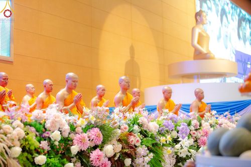 ภาพ No.136712:พิธีตักบาตร พิธีบูชาข้าวพระ ในวันอาทิตย์ต้นเดือนที่ 5 พฤษภาคม พ.ศ. 2567 ณ วัดพระธรรมกาย จ.ปทุมธานี